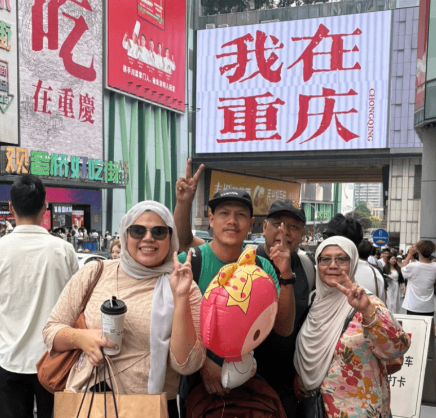 Ahmad & Family from Malaysia · 9-Day Sichuan Private Tour