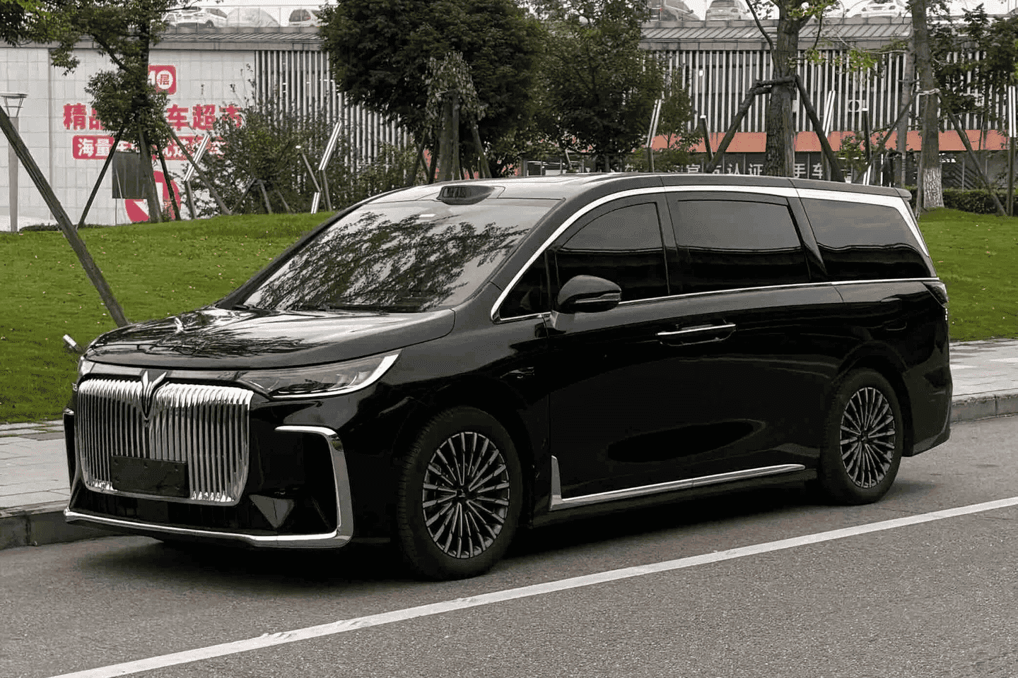 7-Seater · 2–6 Guests · Exterior