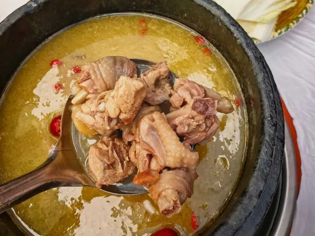 Lulang Stone-Pot Chicken